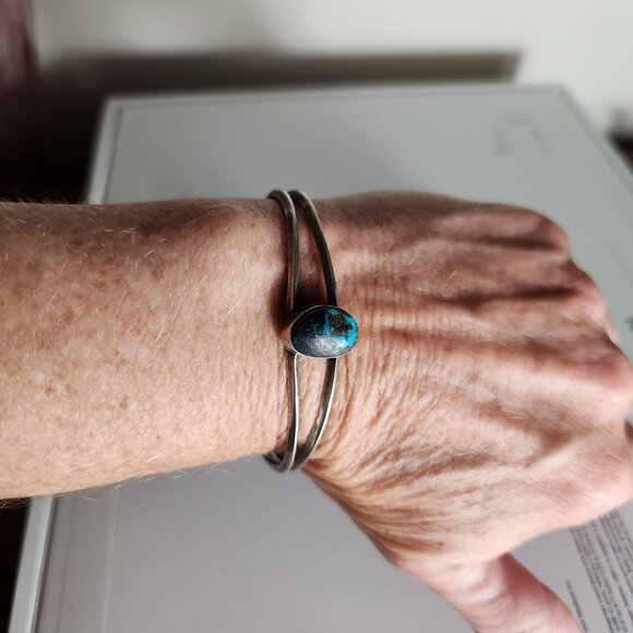 Navajo Old Pawn Sterling Silver Cuff Bracelet With Turquoise Stone & Double Band - Picture 5 of 5